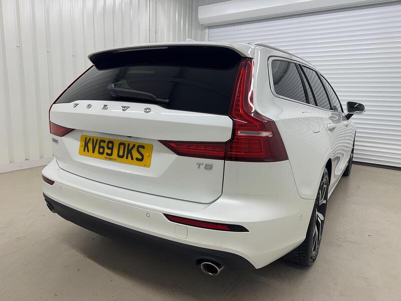 Volvo V60 2.0 T5 Momentum Plus Auto Euro 6 (s/s) 5dr - U119394