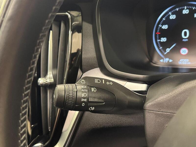 Volvo V60 2.0 T5 Momentum Plus Auto Euro 6 (s/s) 5dr - U119394