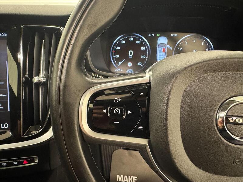 Volvo V60 2.0 T5 Momentum Plus Auto Euro 6 (s/s) 5dr - U119394