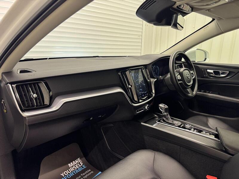 Volvo V60 2.0 T5 Momentum Plus Auto Euro 6 (s/s) 5dr - U119394