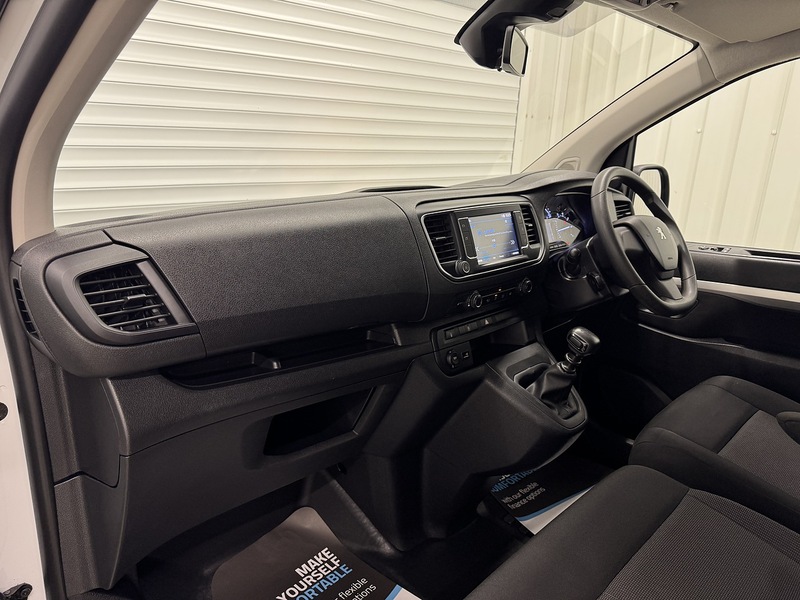 Peugeot Expert 2.0 BlueHDi 1200 Professional Premium Long Crew Van LWB Euro 6 (s/s) 6dr (6 Seat) - U119401
