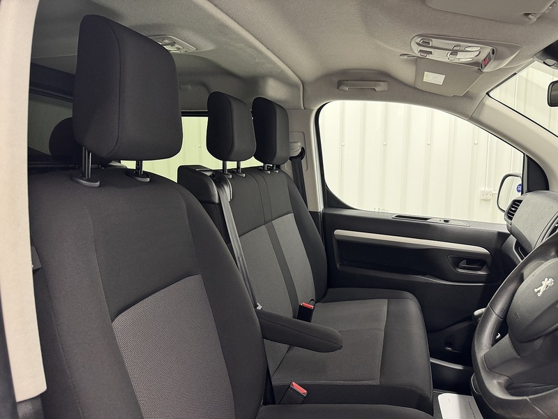 Peugeot Expert 2.0 BlueHDi 1200 Professional Premium Long Crew Van LWB Euro 6 (s/s) 6dr (6 Seat) - U119401