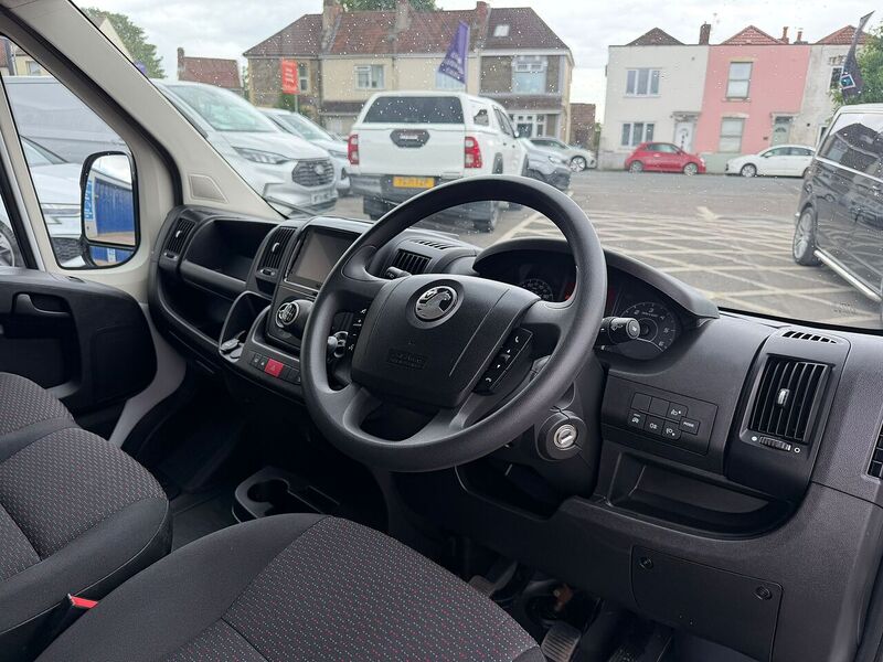 Vauxhall Movano 2.2 CDTi 3500 BiTurbo HDT Prime Panel Van 5dr Diesel Manual FWD L4 H2 Euro 6 (s/s) (140 ps) - U119405