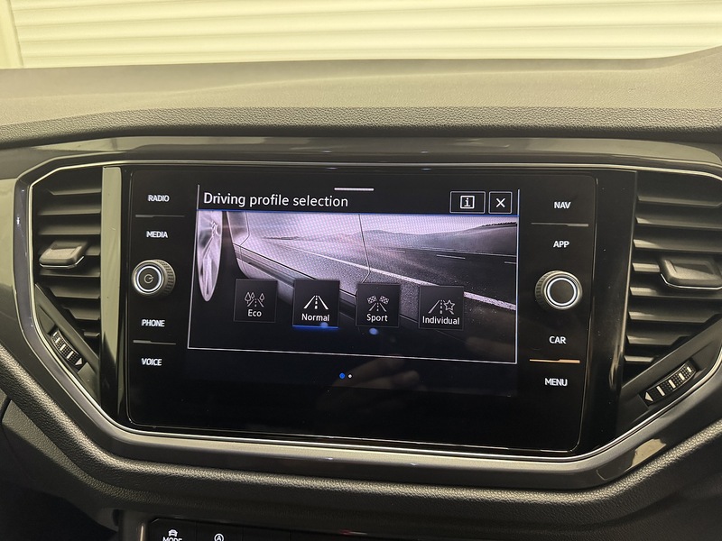 Volkswagen T-Roc 2.0 TDI EVO R-Line SUV 5dr Diesel DSG Euro 6 (s/s) (150 ps) - U119407