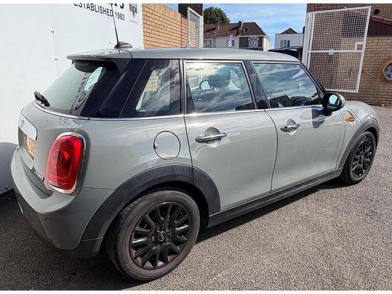 MINI Hatch Cooper Hatchback 1.5 Automatic Petrol - U119414