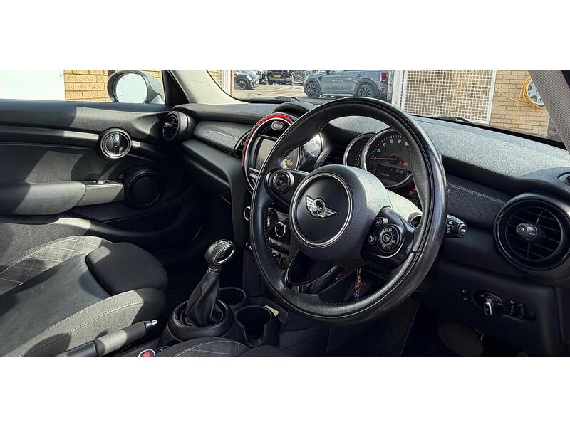 MINI Hatch Cooper Hatchback 1.5 Automatic Petrol - U119414
