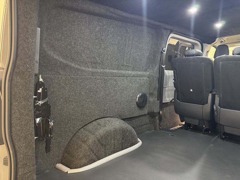 Volkswagen Transporter 2.0 TDI T32 Commerce Pro Kombi Double Cab 5dr Diesel Auto LWB Euro 6 (s/s) (150 ps) - U119426