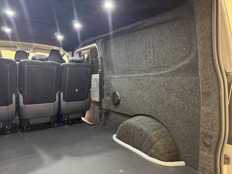 Volkswagen Transporter 2.0 TDI T32 Commerce Pro Kombi Double Cab 5dr Diesel Auto LWB Euro 6 (s/s) (150 ps) - U119426