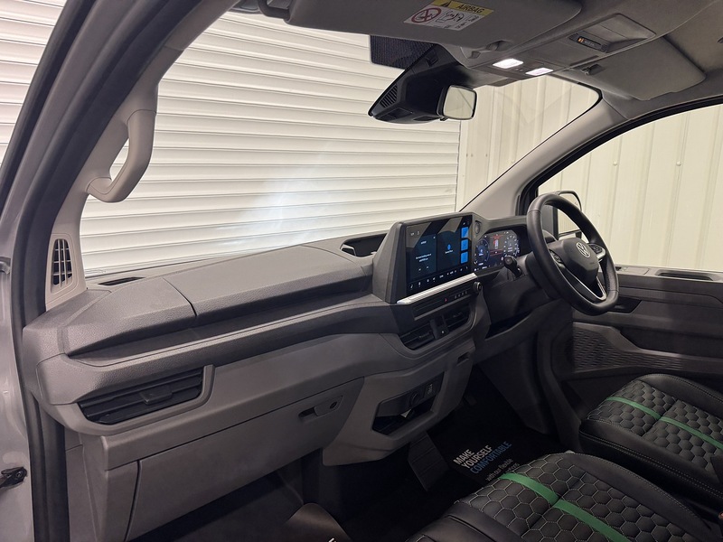 Volkswagen Transporter 2.0 TDI T32 Commerce Pro Kombi Double Cab 5dr Diesel Auto LWB Euro 6 (s/s) (150 ps) - U119426