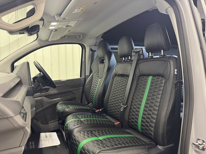 Volkswagen Transporter 2.0 TDI T32 Commerce Pro Kombi Double Cab 5dr Diesel Auto LWB Euro 6 (s/s) (150 ps) - U119426