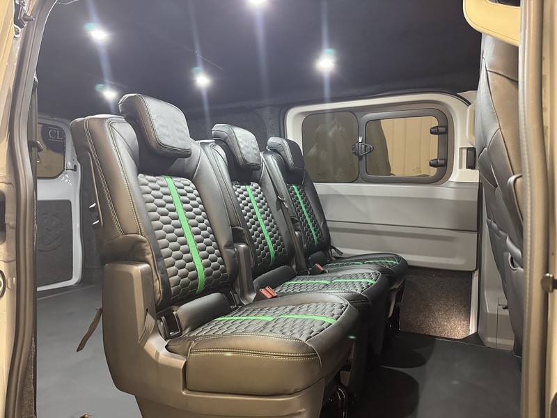 Volkswagen Transporter 2.0 TDI T32 Commerce Pro Kombi Double Cab 5dr Diesel Auto LWB Euro 6 (s/s) (150 ps) - U119426