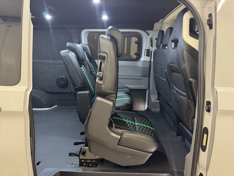 Volkswagen Transporter 2.0 TDI T32 Commerce Pro Kombi Double Cab 5dr Diesel Auto LWB Euro 6 (s/s) (150 ps) - U119426