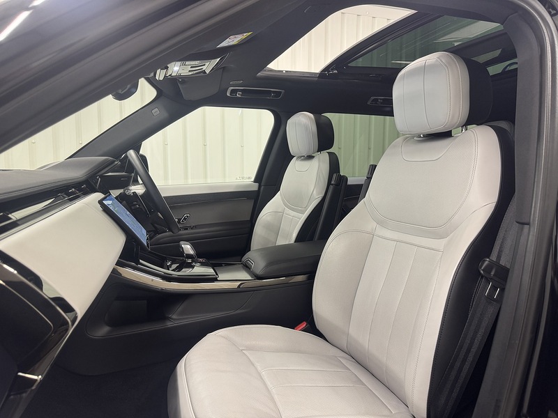 Land Rover Range Rover Sport 3.0 D300 MHEV Dynamic SE SUV 5dr Diesel Auto 4WD Euro 6 (s/s) (300 ps) - U119432
