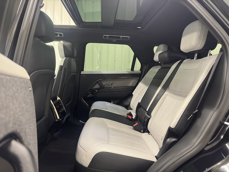 Land Rover Range Rover Sport 3.0 D300 MHEV Dynamic SE SUV 5dr Diesel Auto 4WD Euro 6 (s/s) (300 ps) - U119432