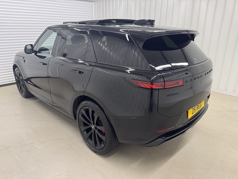 Land Rover Range Rover Sport 3.0 D300 MHEV Dynamic SE SUV 5dr Diesel Auto 4WD Euro 6 (s/s) (300 ps) - U119432