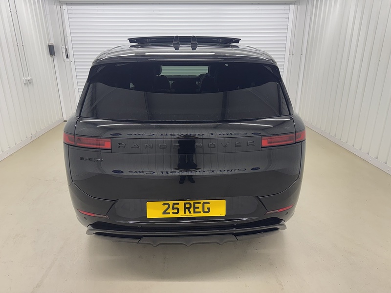 Land Rover Range Rover Sport 3.0 D300 MHEV Dynamic SE SUV 5dr Diesel Auto 4WD Euro 6 (s/s) (300 ps) - U119432