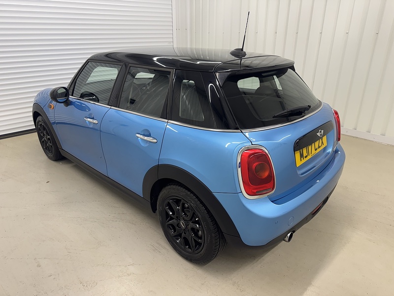 MINI Hatch 1.5 Cooper Hatchback 5dr Petrol Auto Euro 6 (s/s) (136 ps) - U119436
