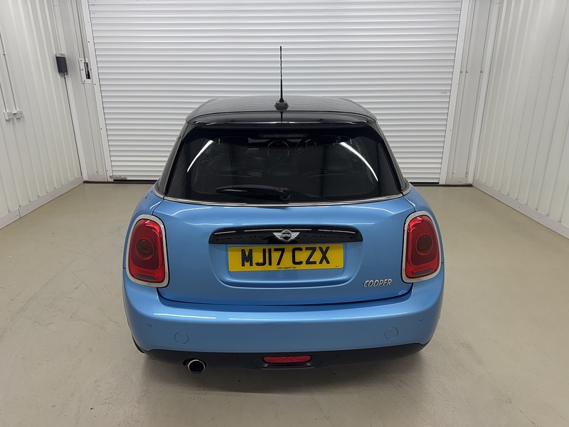 MINI Hatch 1.5 Cooper Hatchback 5dr Petrol Auto Euro 6 (s/s) (136 ps) - U119436