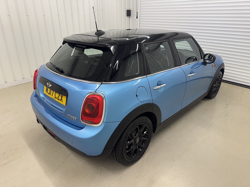MINI Hatch 1.5 Cooper Hatchback 5dr Petrol Auto Euro 6 (s/s) (136 ps) - U119436