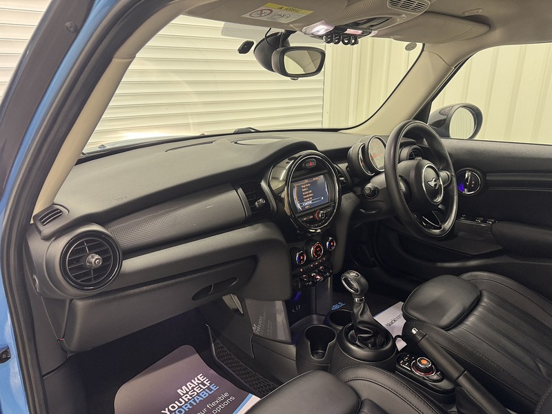 MINI Hatch 1.5 Cooper Hatchback 5dr Petrol Auto Euro 6 (s/s) (136 ps) - U119436