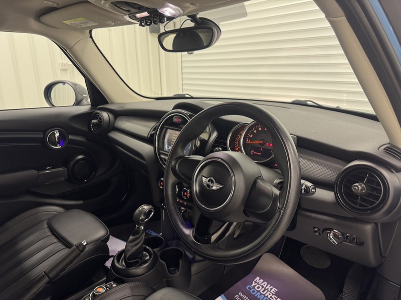 MINI Hatch 1.5 Cooper Hatchback 5dr Petrol Auto Euro 6 (s/s) (136 ps) - U119436