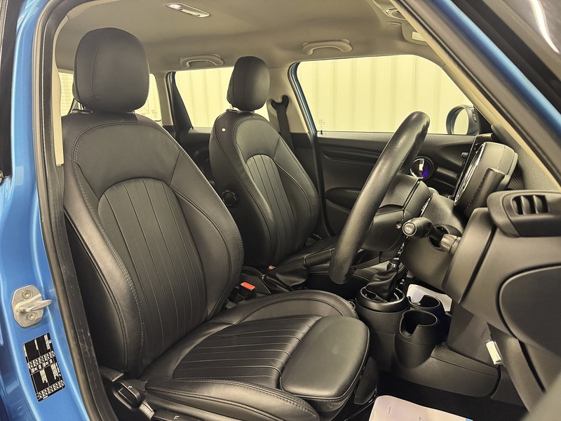 MINI Hatch 1.5 Cooper Hatchback 5dr Petrol Auto Euro 6 (s/s) (136 ps) - U119436