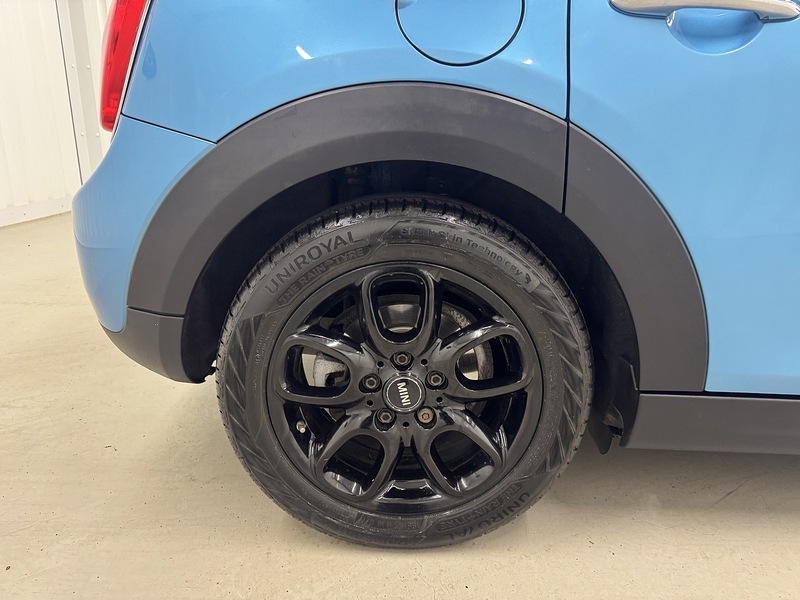 MINI Hatch 1.5 Cooper Hatchback 5dr Petrol Auto Euro 6 (s/s) (136 ps) - U119436
