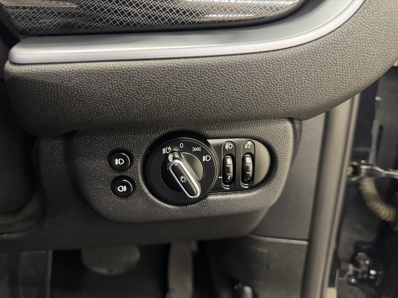 MINI Clubman 1.5 Cooper Exclusive Estate 6dr Petrol Steptronic Euro 6 (s/s) (136 ps) - U119439