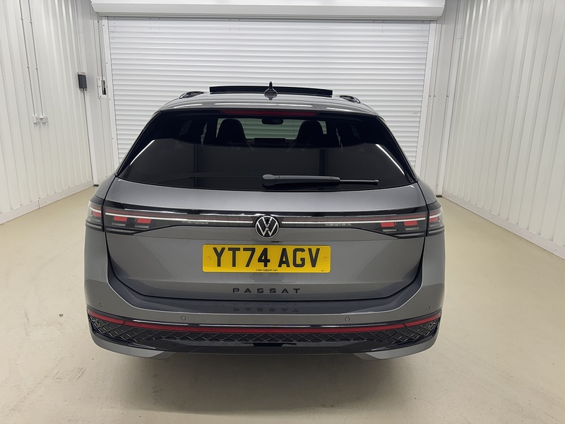 Volkswagen Passat 1.5 eTSI MHEV R-Line Estate 5dr Petrol Hybrid DSG Euro 6 (s/s) (150 ps) - U119447