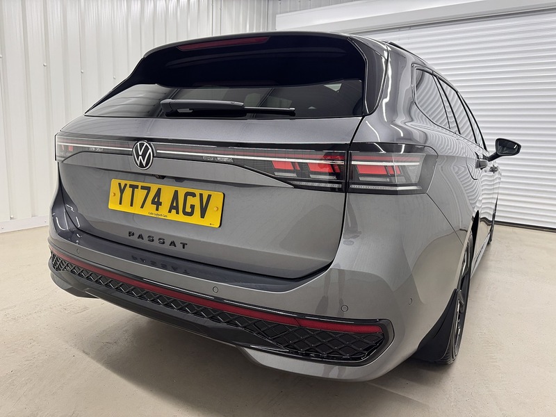Volkswagen Passat 1.5 eTSI MHEV R-Line Estate 5dr Petrol Hybrid DSG Euro 6 (s/s) (150 ps) - U119447