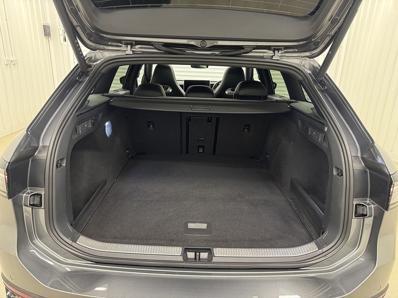 Volkswagen Passat 1.5 eTSI MHEV R-Line Estate 5dr Petrol Hybrid DSG Euro 6 (s/s) (150 ps) - U119447