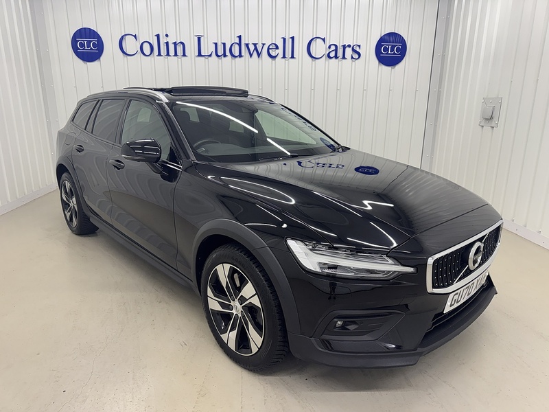 Volvo V60 Cross Country 2.0 T5 Plus Estate 5dr Petrol Auto AWD Euro 6 (s/s) (250 ps) - U119450