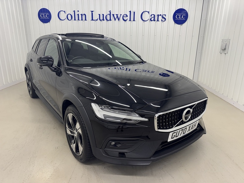Volvo V60 Cross Country 2.0 T5 Plus Estate 5dr Petrol Auto AWD Euro 6 (s/s) (250 ps) - U119450