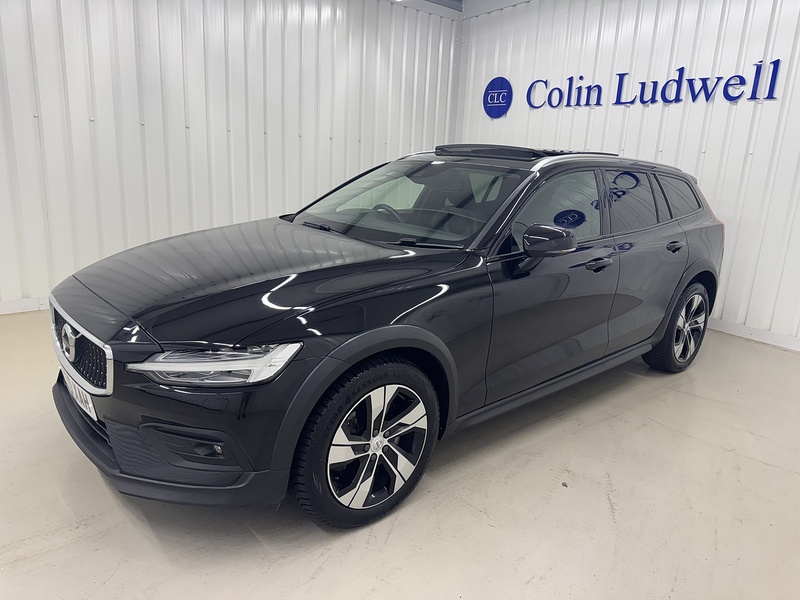 Volvo V60 Cross Country 2.0 T5 Plus Estate 5dr Petrol Auto AWD Euro 6 (s/s) (250 ps) - U119450