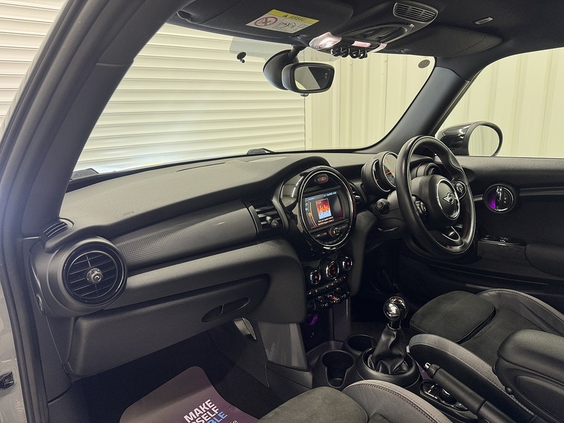 MINI Hatch 1.5 Cooper Sport Hatchback 3dr Petrol Manual Euro 6 (s/s) (136 ps) - U119454