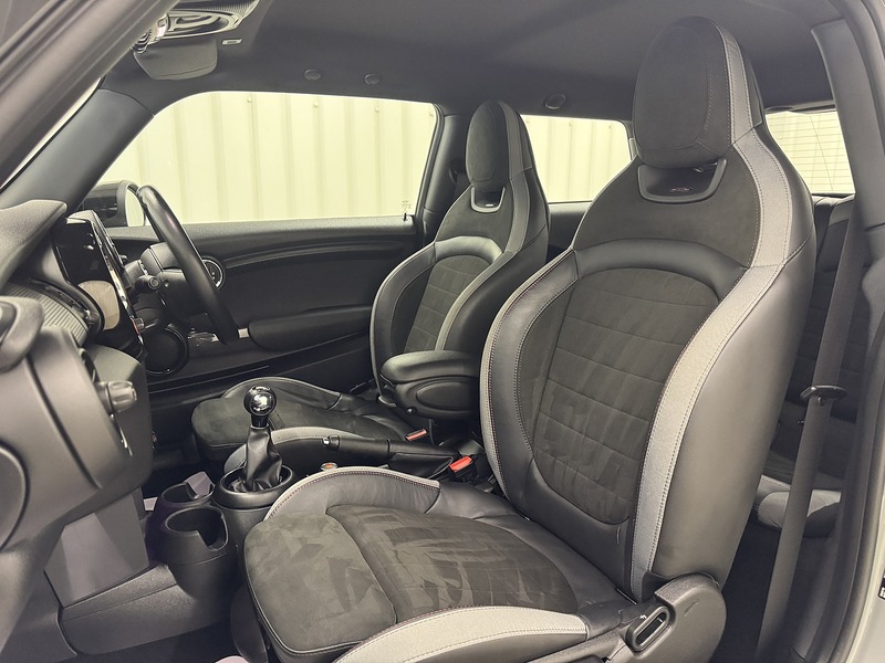 MINI Hatch 1.5 Cooper Sport Hatchback 3dr Petrol Manual Euro 6 (s/s) (136 ps) - U119454