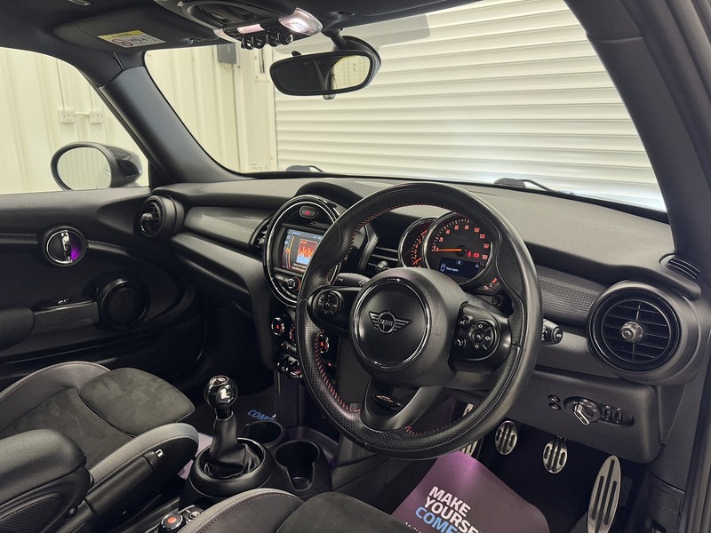MINI Hatch 1.5 Cooper Sport Hatchback 3dr Petrol Manual Euro 6 (s/s) (136 ps) - U119454