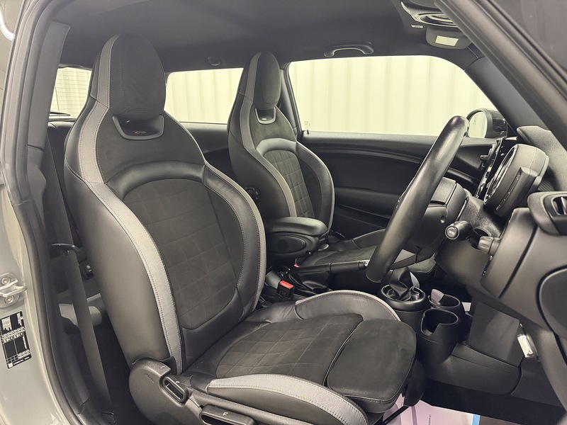 MINI Hatch 1.5 Cooper Sport Hatchback 3dr Petrol Manual Euro 6 (s/s) (136 ps) - U119454