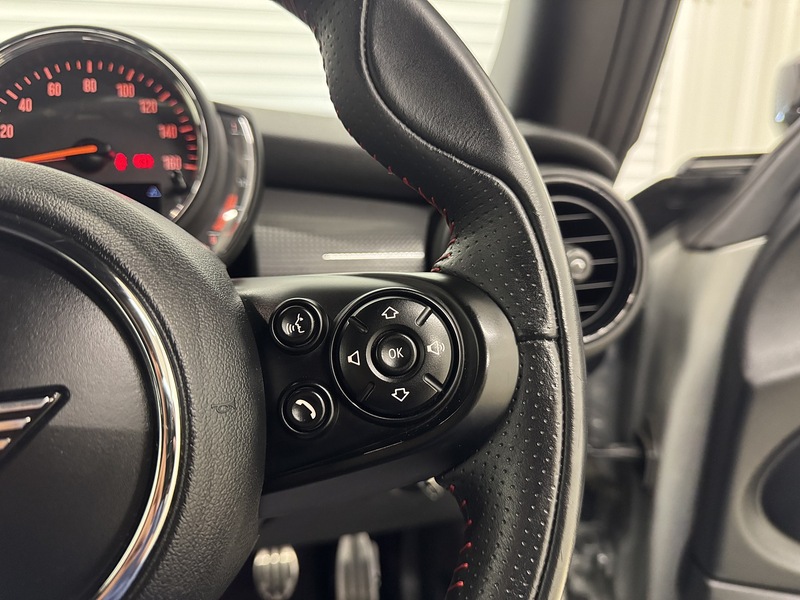 MINI Hatch 1.5 Cooper Sport Hatchback 3dr Petrol Manual Euro 6 (s/s) (136 ps) - U119454