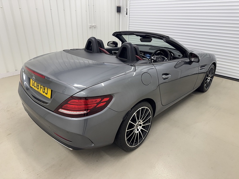 Mercedes-Benz SLC 2.0 SLC200 GPF AMG Line Convertible 2dr Petrol G-Tronic Euro 6 (s/s) (184 ps) - U119459