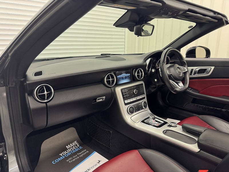 Mercedes-Benz SLC 2.0 SLC200 GPF AMG Line Convertible 2dr Petrol G-Tronic Euro 6 (s/s) (184 ps) - U119459