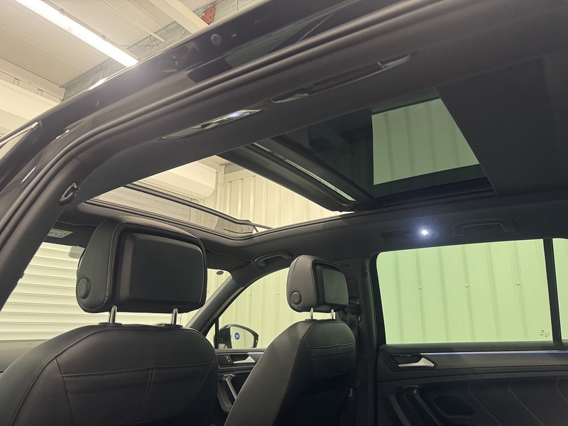 Volkswagen Tiguan 1.5 TSI R-Line SUV 5dr Petrol DSG Euro 6 (s/s) (150 ps) - U119464