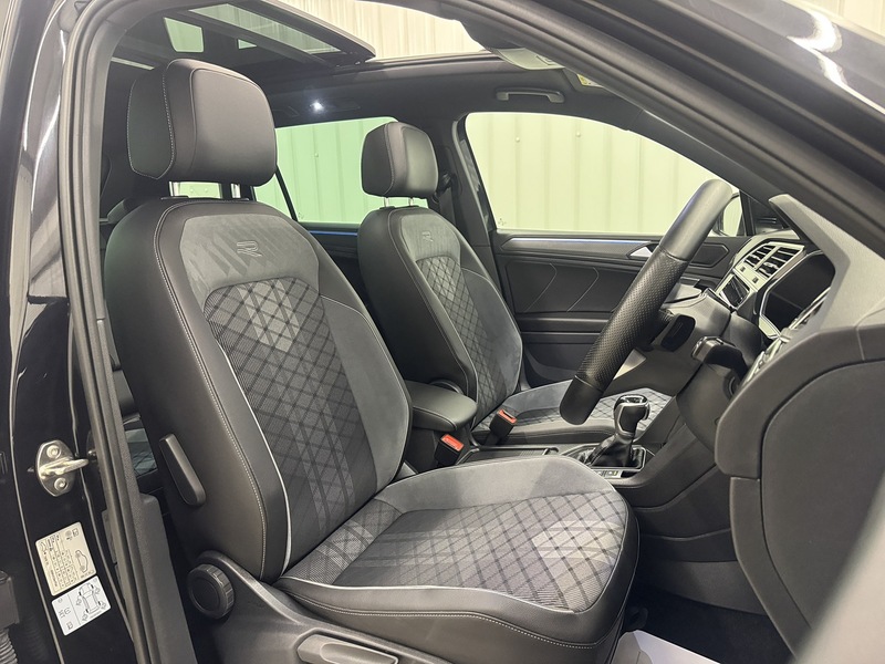 Volkswagen Tiguan 1.5 TSI R-Line SUV 5dr Petrol DSG Euro 6 (s/s) (150 ps) - U119464