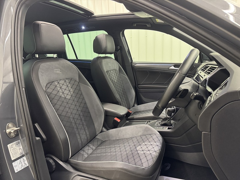 Volkswagen Tiguan 1.5 TSI R-Line SUV 5dr Petrol DSG Euro 6 (s/s) (150 ps) - U119466