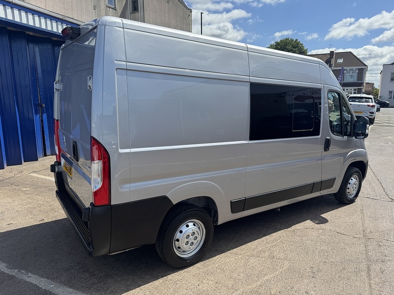 Peugeot Boxer 2.2 BlueHDi 335 Professional Premium + L2 H2 Euro 6 (s/s) 5dr - U119471