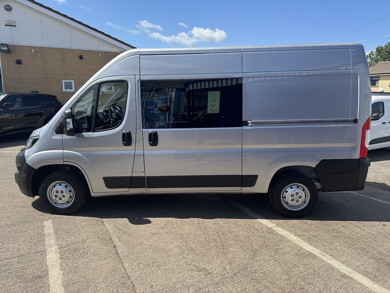 Peugeot Boxer 2.2 BlueHDi 335 Professional Premium + L2 H2 Euro 6 (s/s) 5dr - U119471