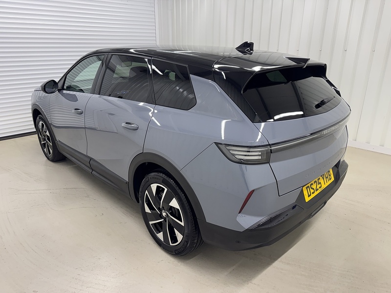 Vauxhall Grandland 1.2 GS SUV 5dr Petrol Hybrid e-DCT Euro 6 (s/s) (136 ps) - U119472