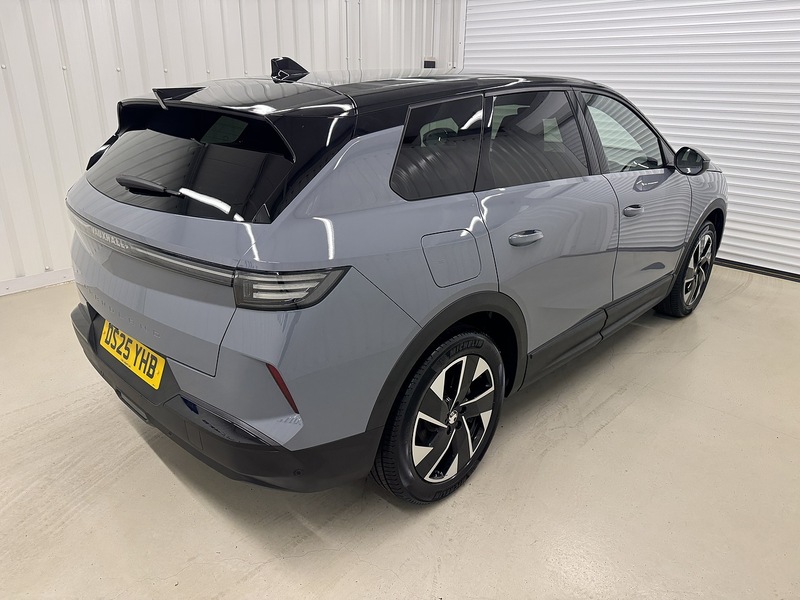 Vauxhall Grandland 1.2 GS SUV 5dr Petrol Hybrid e-DCT Euro 6 (s/s) (136 ps) - U119472