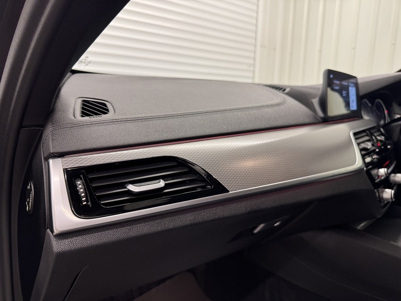 BMW 5 Series 2.0 520d M Sport Touring Auto Euro 6 (s/s) 5dr - U119481