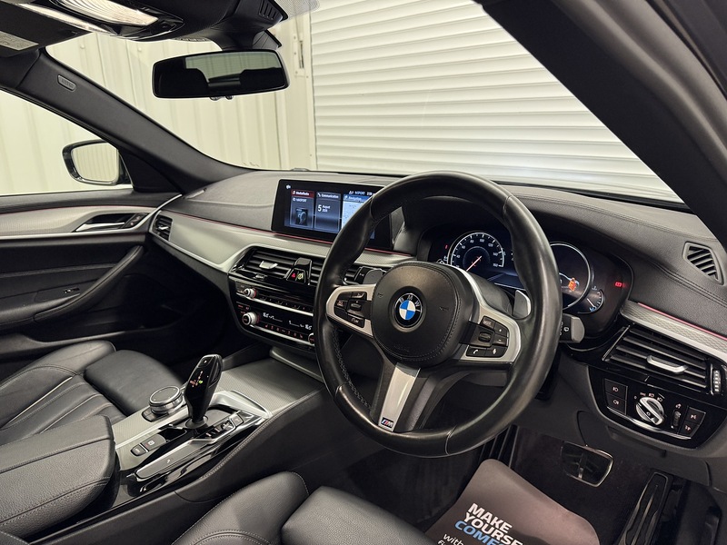 BMW 5 Series 2.0 520d M Sport Touring Auto Euro 6 (s/s) 5dr - U119481